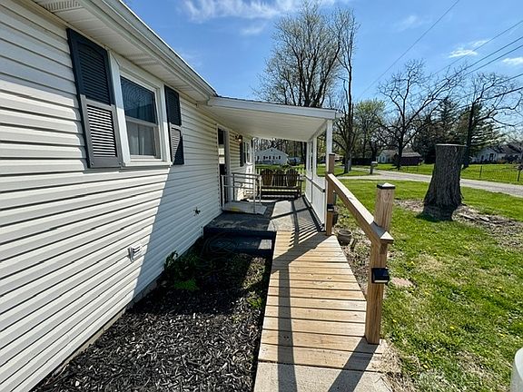 2nd image of 4744 Oxtoby St