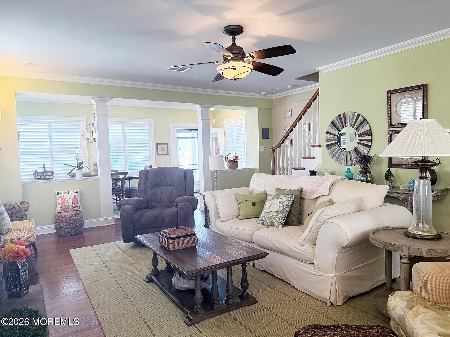 4 bed, 2.5 bath, 1906 sqft, $3,700 — Photo 2