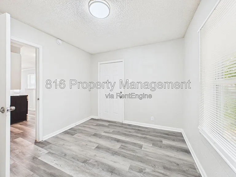 5715 Wabash Ave — Photo 18