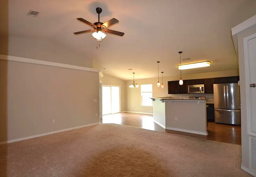 3 bed, 2.0 bath, 1550 sqft, $2,150 — Photo 3