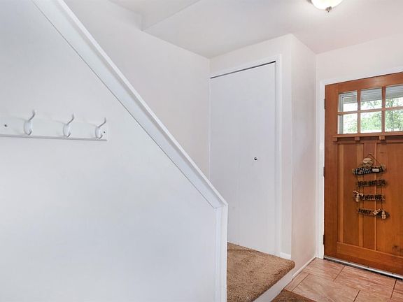 2nd image of 5920 S Ivanhoe Ave