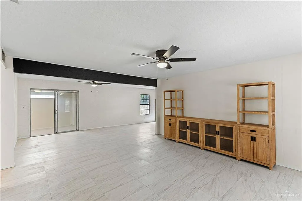 4 bed, 2.0 bath, 1464 sqft, $1,400 — Photo 4