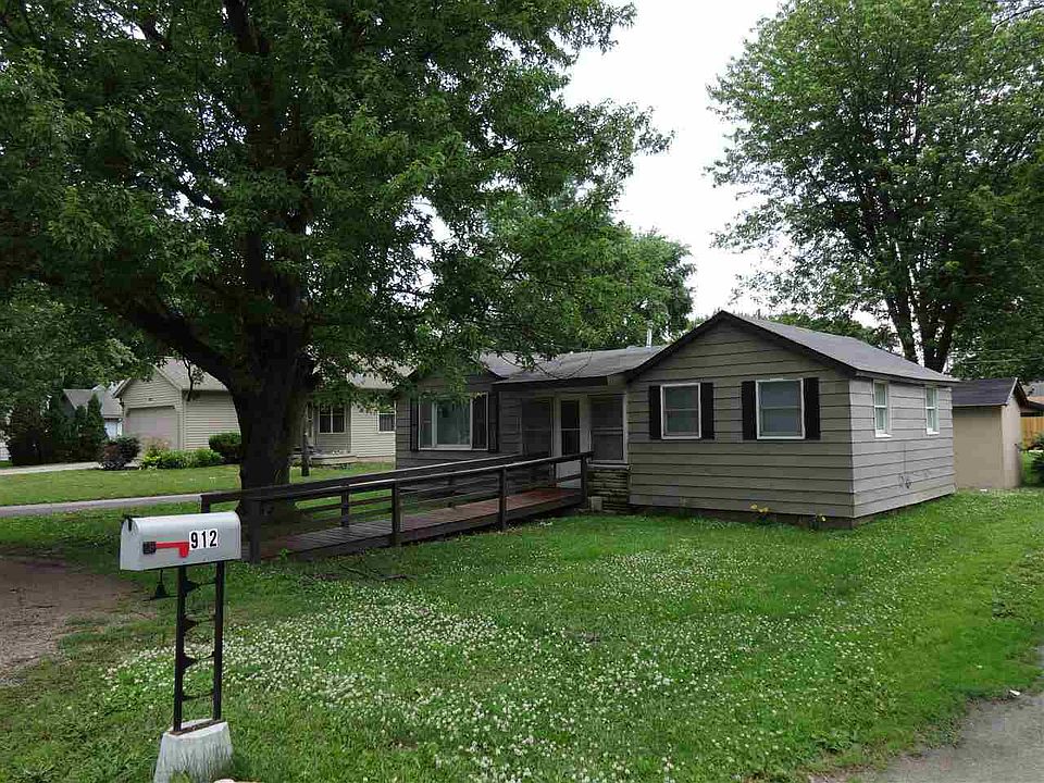 1st image of 912 S 15th St
