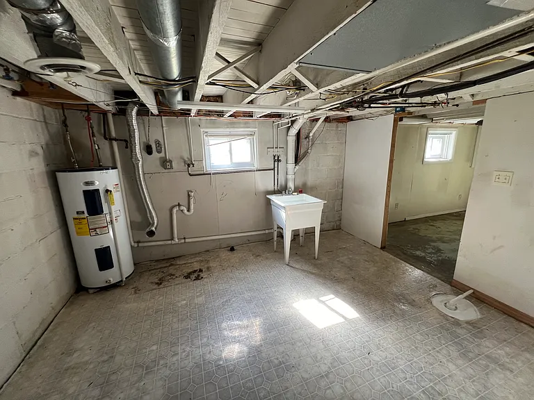 342 Crawford Ave — Photo 13