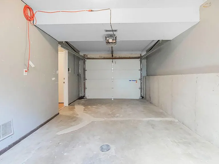 15021 W 150th Ter — Photo 8