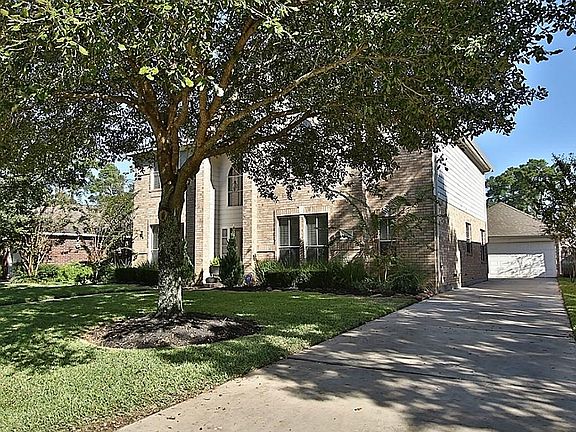 2nd image of 5807 Capella Park Dr