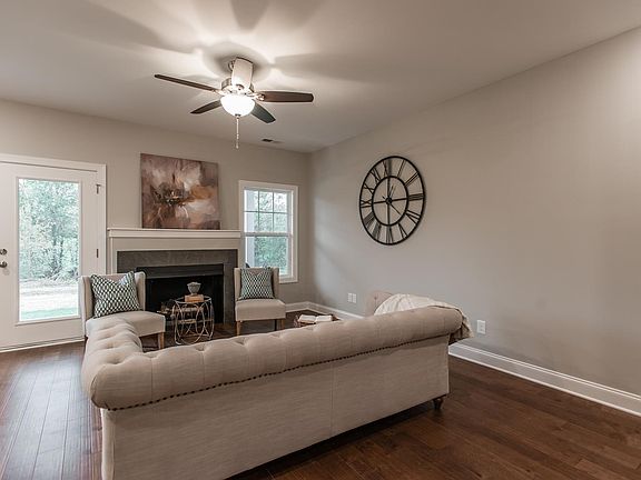 5th image of 107 Brook Ct #107