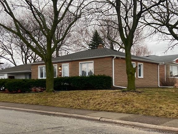2nd image of 4957 N Oketo Ave