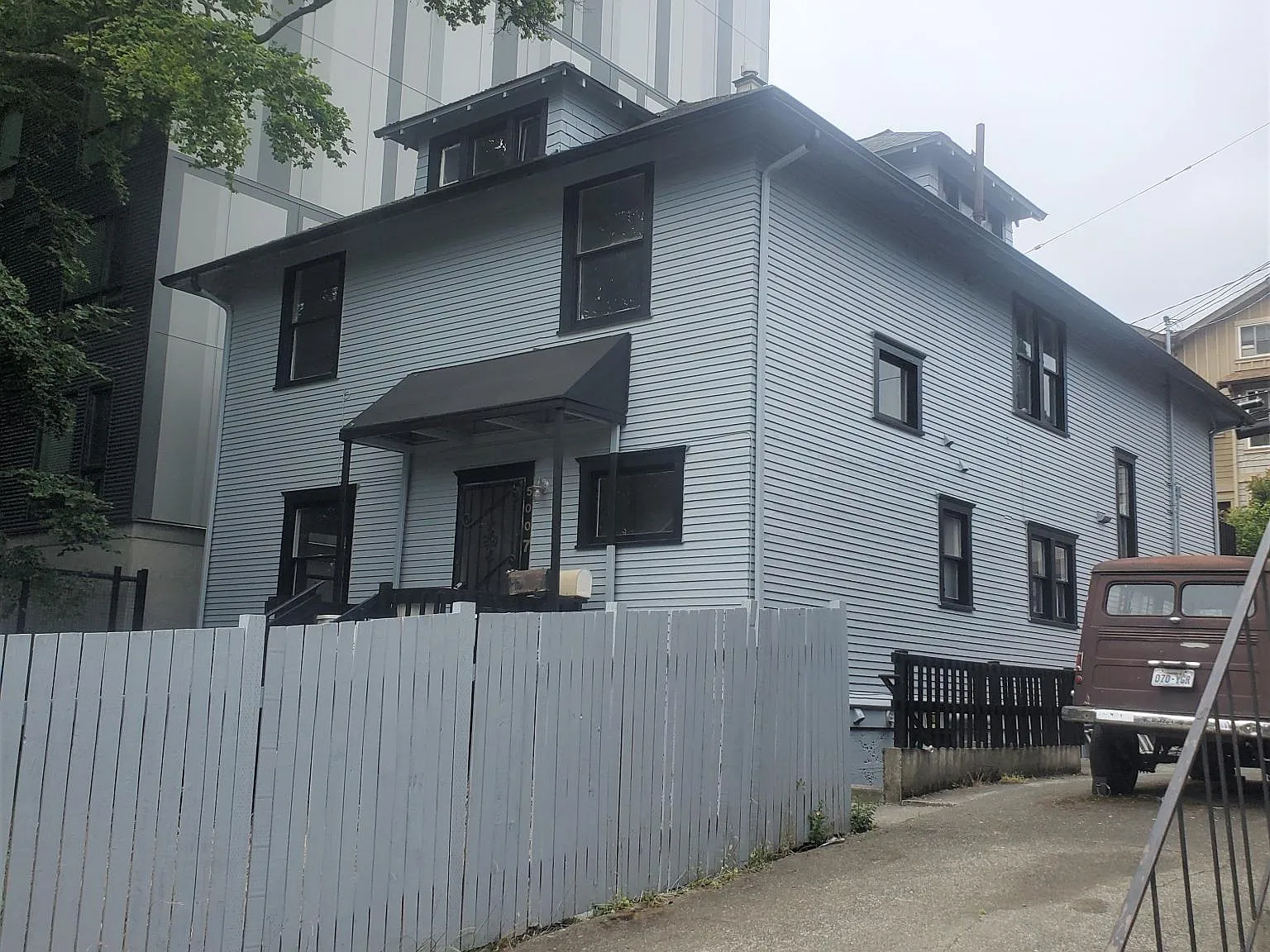5 bed, 1860 sqft, $2,990 — Photo 1