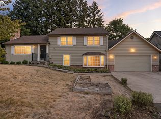 9360 SW Meadow Ln, Portland, OR 97225