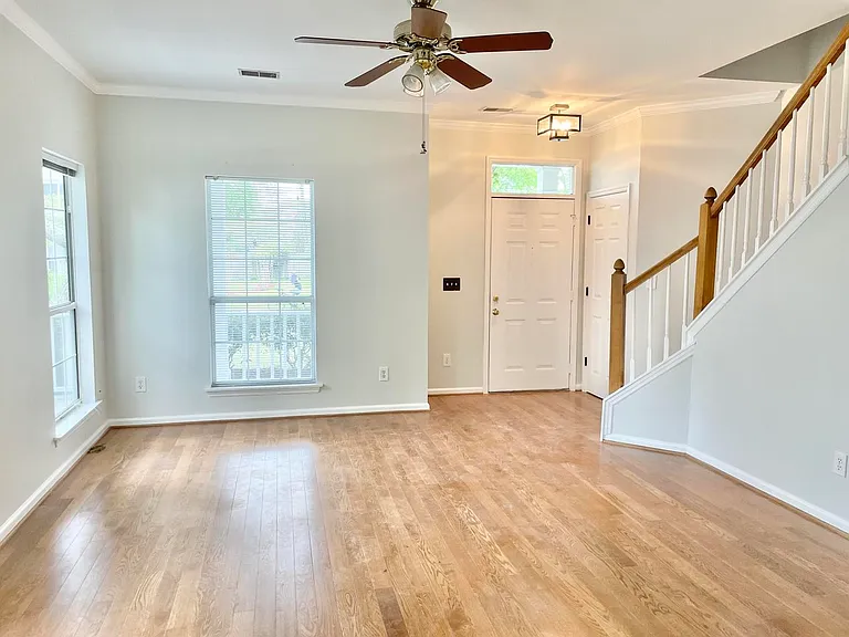1986 Treebark Dr — Photo 3