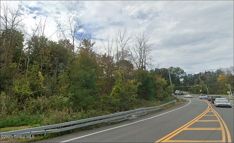5th image of 898 Riverview Road