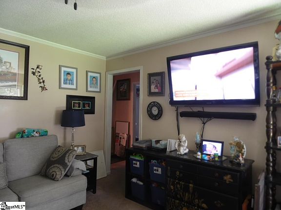 2nd image of 207 Flora Ave