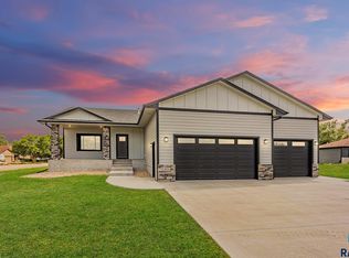501 W Clara Cir, Tea, SD 57064