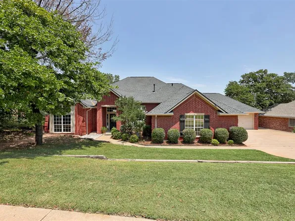 2301 Saint Annes Dr, Edmond, OK 73034