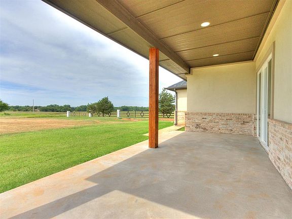 3rd image of 4988 Ranchero Dr