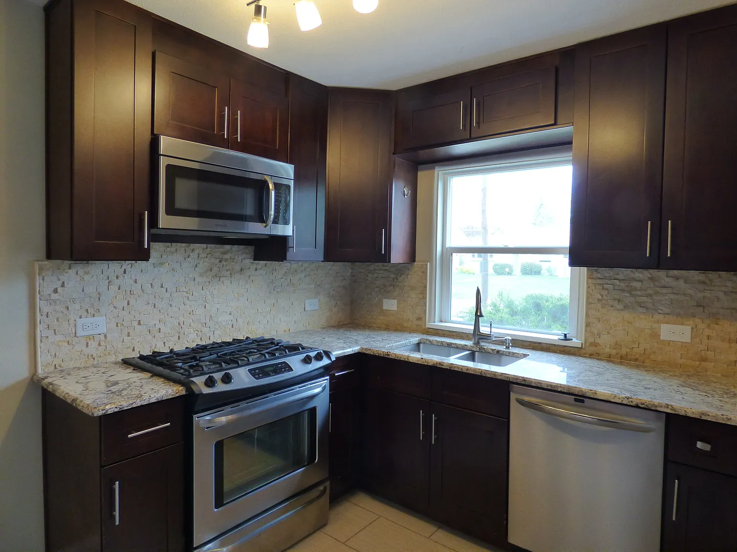 $0 Deposit Option, Cory Merrill, Recently Remodeled, Stainless Appliances, New Cabinets And Grani... — Photo 2