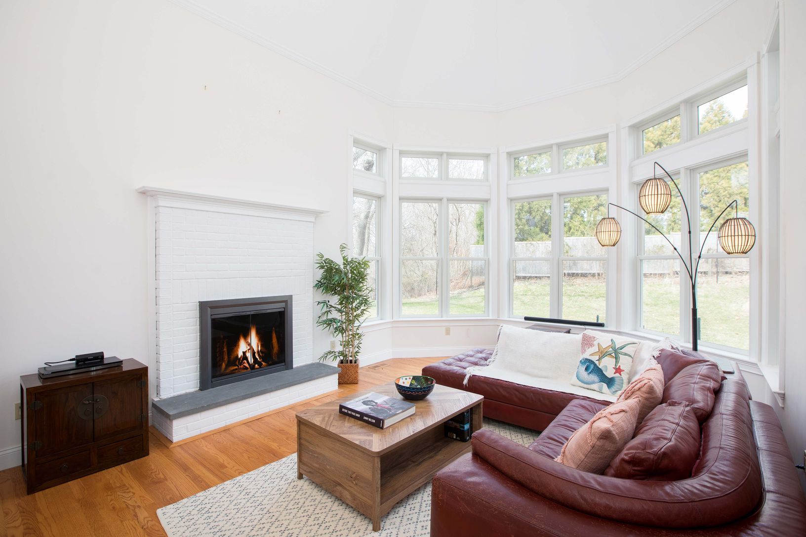  Great Light in the Family Room