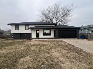 404 22nd Ave SW, Altoona, IA 50009