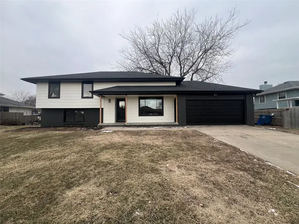 404 22nd Ave SW, Altoona, IA 50009