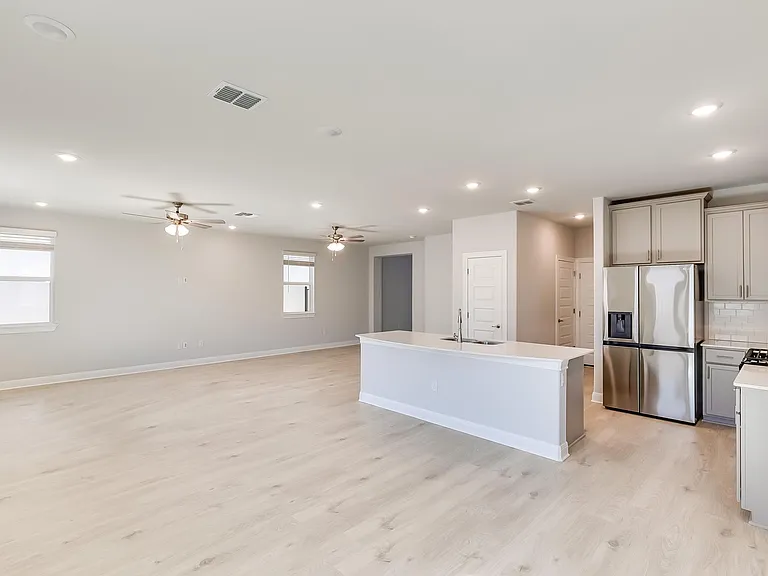 1005 Legend Milton Ln — Photo 14