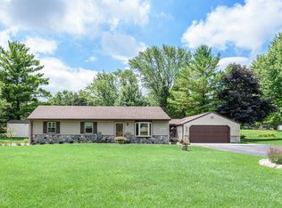 S71W19445 Hillview Dr, Muskego, WI 53150