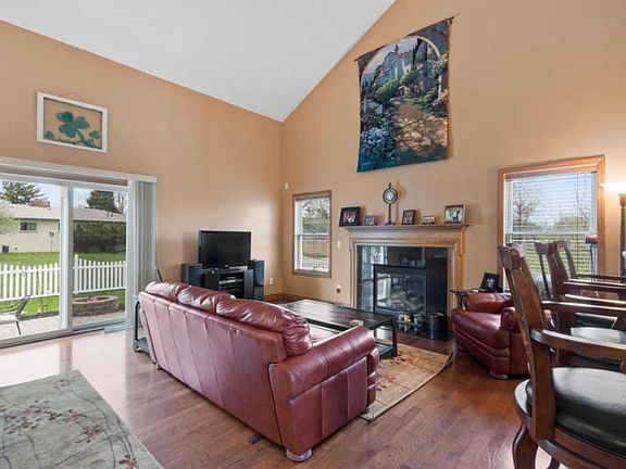 5th image of 3024 Stirlingshire Ct