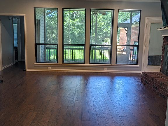 3rd image of 1207 Circle Ln