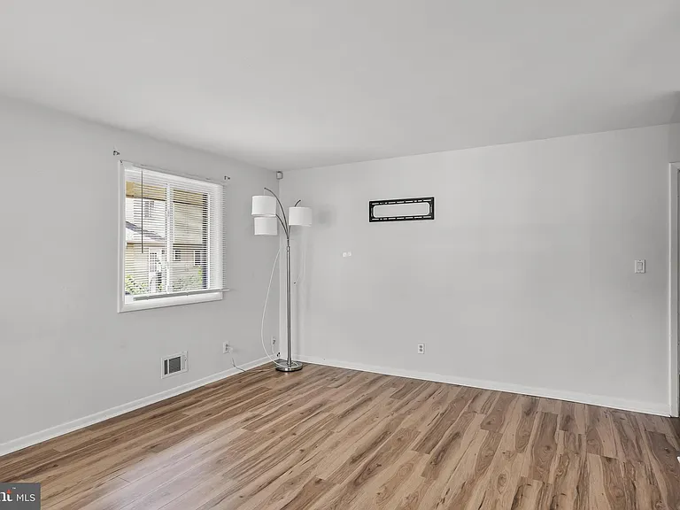 32 Larkin Rd — Photo 6
