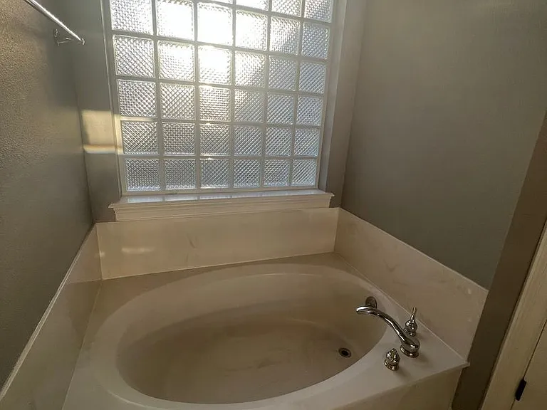 106 Hanging Moss Ln — Photo 18