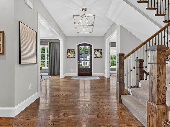 4th image of 3032 Fallbrook Dr