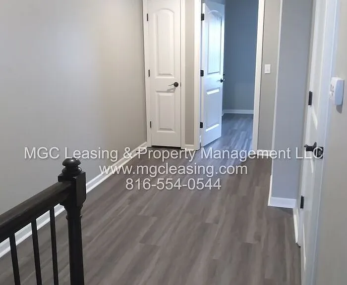 9324 N Main St — Photo 36