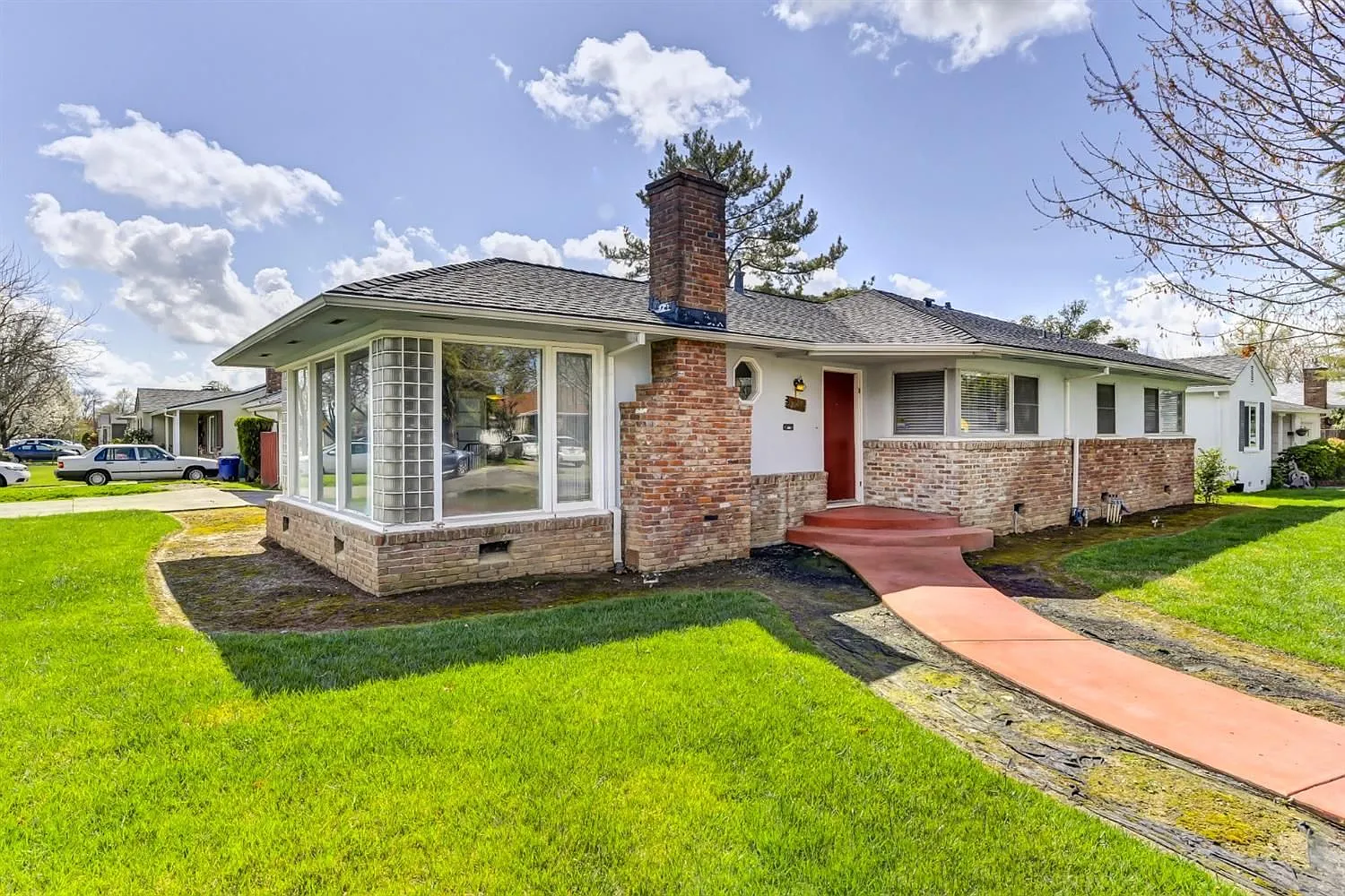 2084 Stover Way photo 1