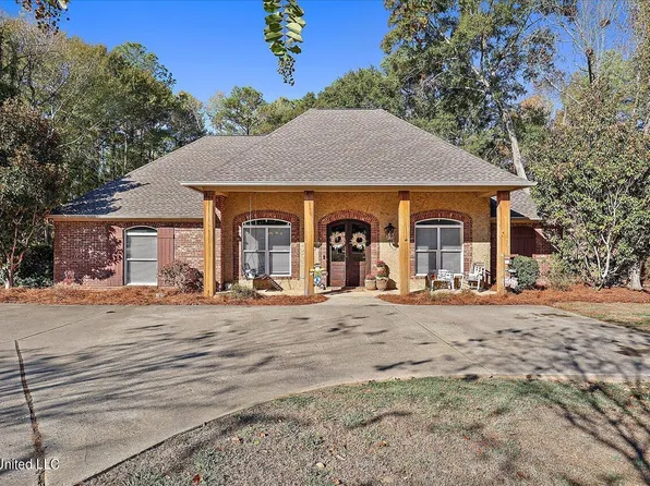 216 Allen Dr, Brandon, MS 39047