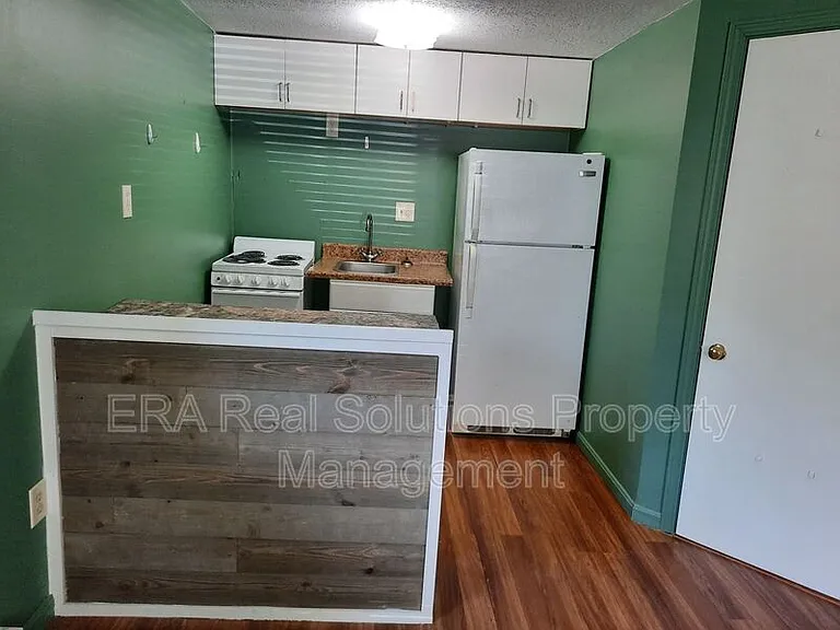 120 W Pleasant St #B — Photo 3