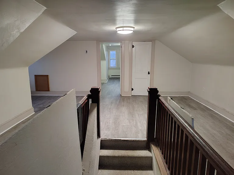 819 W 4th St #2 — Photo 13