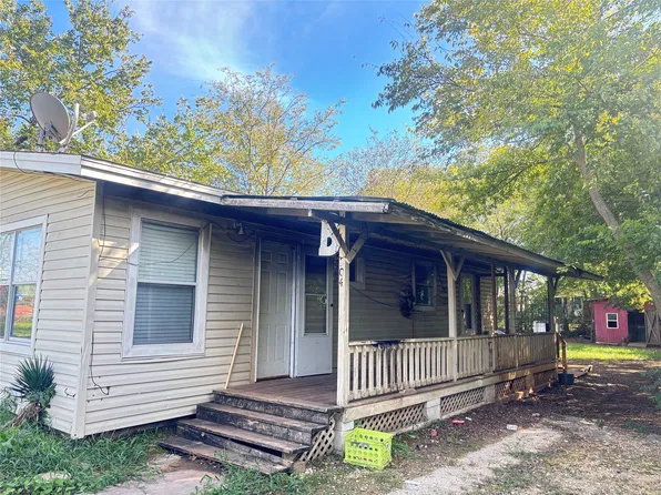 204 Prairie St, Nocona, TX 76255