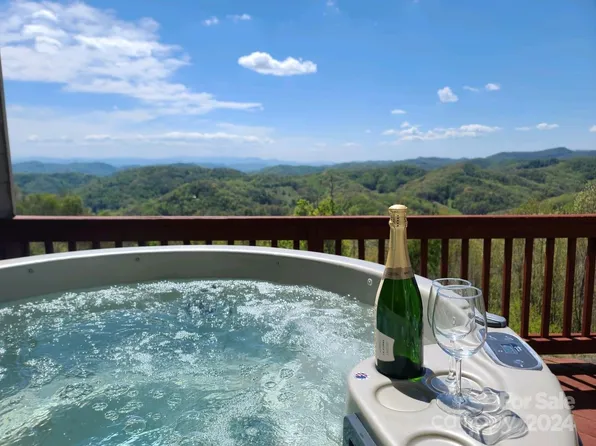 295 Vista Dr #402, Mars Hill, NC 28754