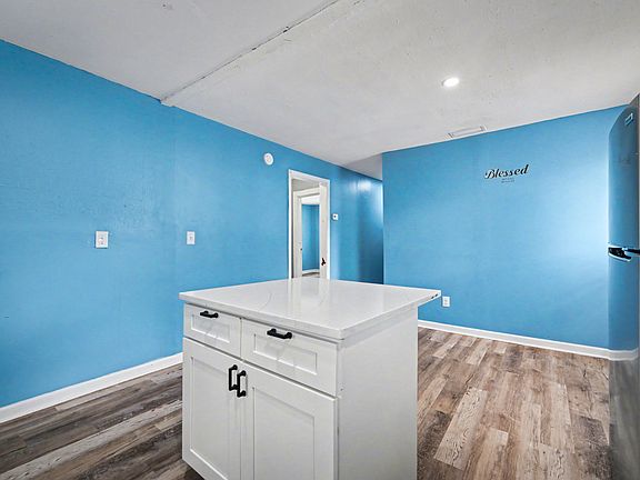 5th image of 250 Vernis Ave