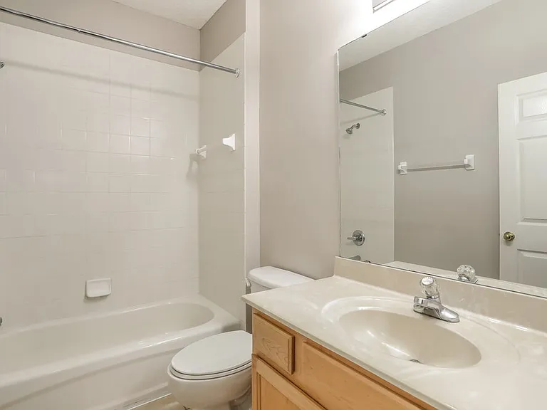 341 W Tropical Trce — Photo 16