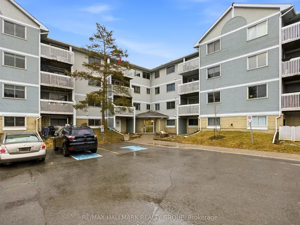218 Viewmount Dr #216, Ottawa, ON K2E 7X5