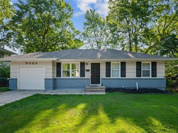 9203 Marsh Ave, Kansas City, MO 64138