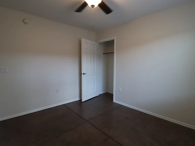 1020 E Silver St — Photo 22