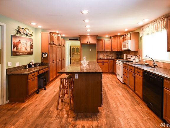 5th image of 7519 Smith Dr