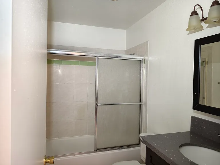 411 S Orange Ave #H — Photo 2