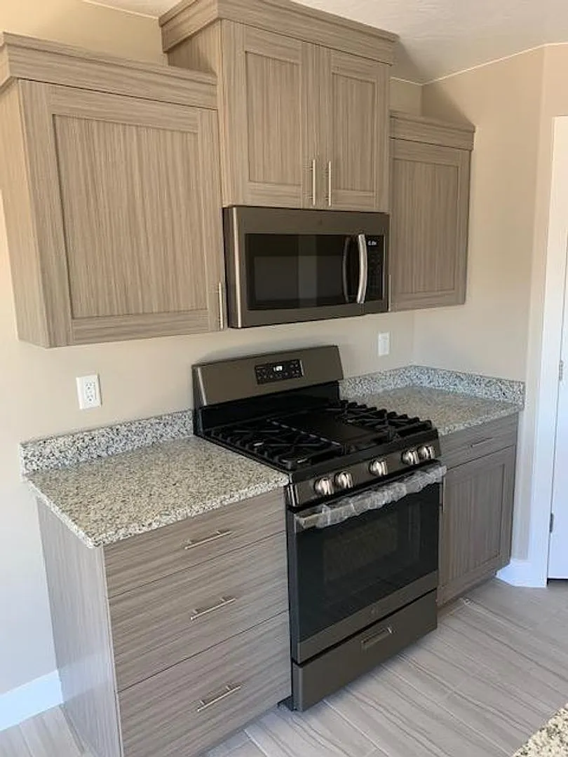 Desert Hills townhome in Little Valley Area. — Photo 3