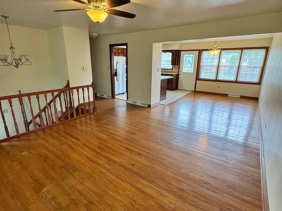 2nd image of 5001 Sampson Dr