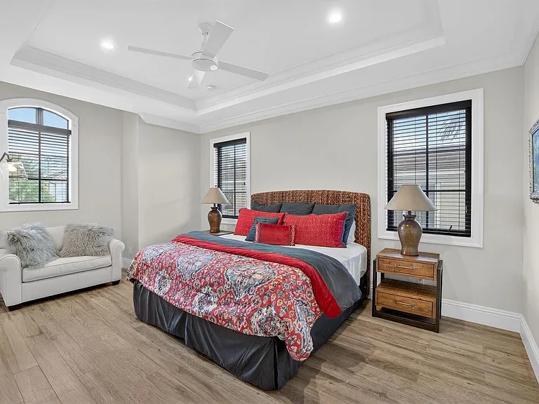 2425 Delmar Pl — Photo 37