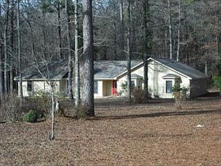 3rd image of 1043 Southgate Dr