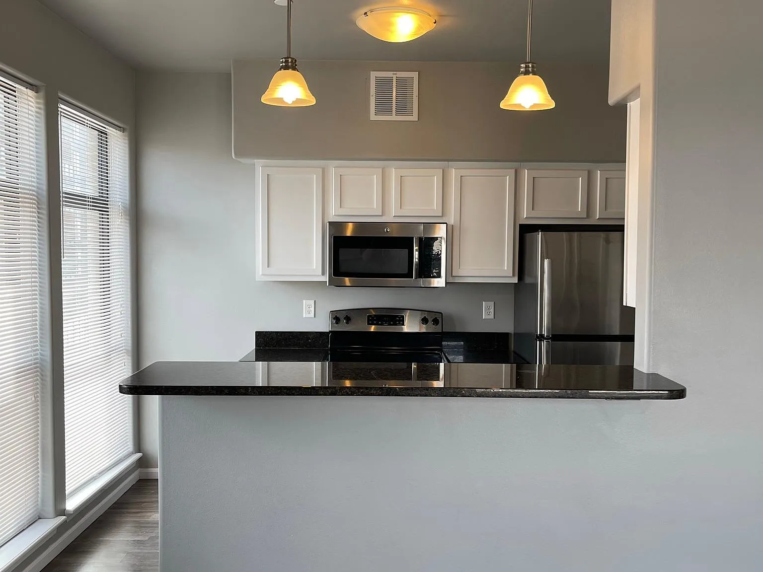 2 bed, $2,404 — Photo 2